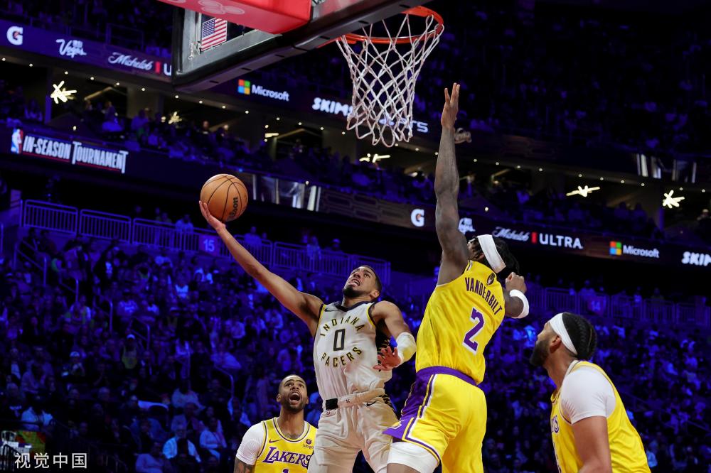 的内线防守 的内线防守